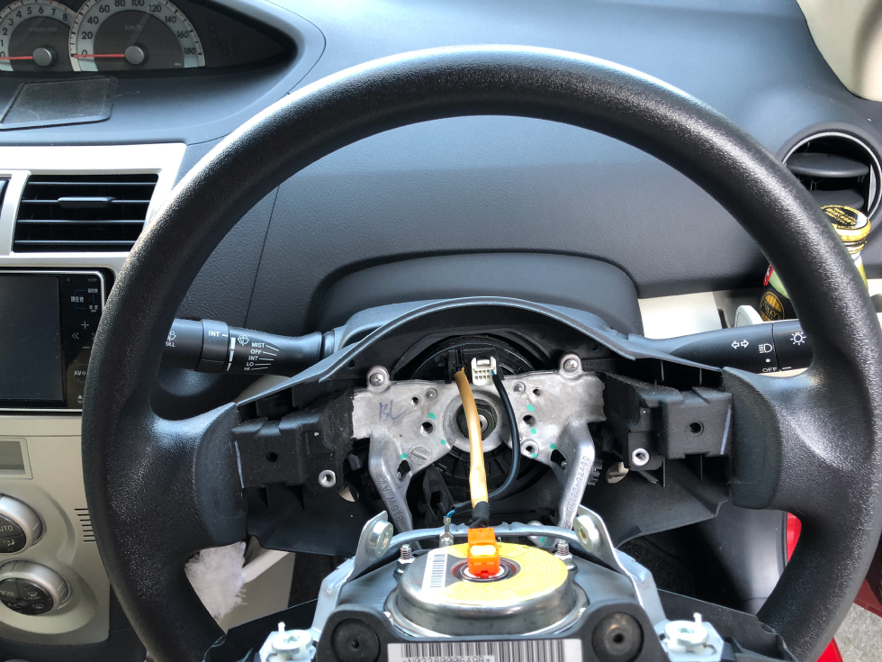 ホーンパッド＋エアバッグ取外し