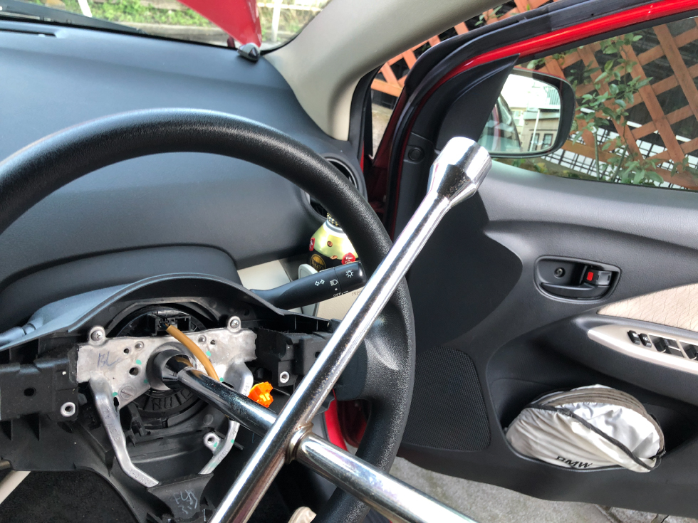 ステアリング本体取外し